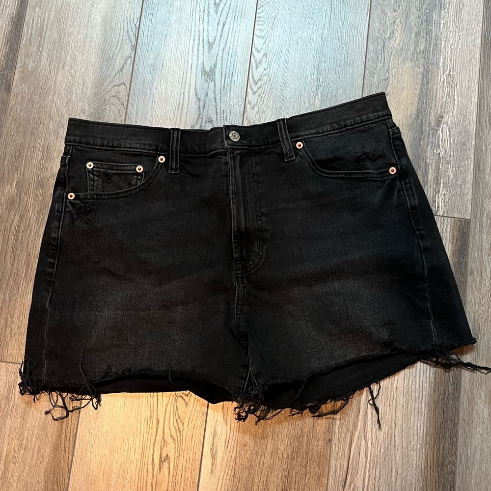 Gap Black High Rise 4" Shorts